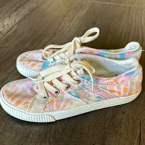 Blowfish Frenzie pastel tie dye sneakers size 7